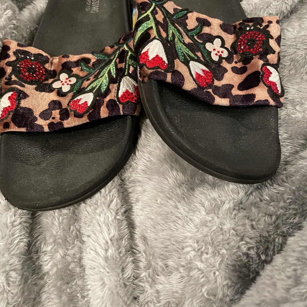MOSSIMO Slide - Picture 2 of 5
